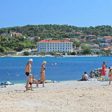 And With Parking Space - 13102 Vendégház